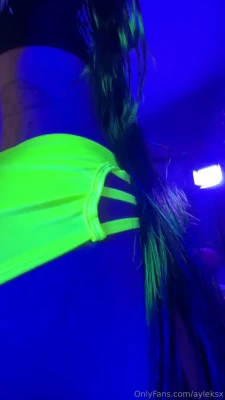 ayleksx - TIP $10 IF YOU WANT ME TO GO LIVE RIGHT NOW! ITS MY BIRTHDAY!!!