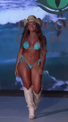 kaylamanousselis - Fun Friday incoming 🤩