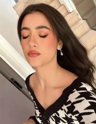charlidamelio - Here’s a trailer for the Full Bush and DP vid 🩵 This vid runs