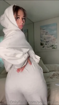 sophieraiin - Happy Sunday ☀️ 🍑
