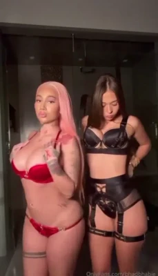 sophieraiin - Use me like the toy I am🖤