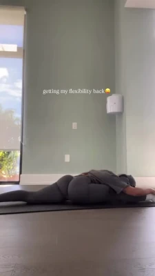 katyaelisehenry - Help me, I'm bad at clothes 😉