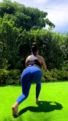 katyaelisehenry - He does the way I like.  A light and dry kiss. While he kisses, the