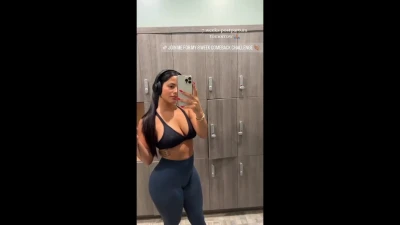 katyaelisehenry - That’s a talking mannequin in the background. (And, yes, it scared