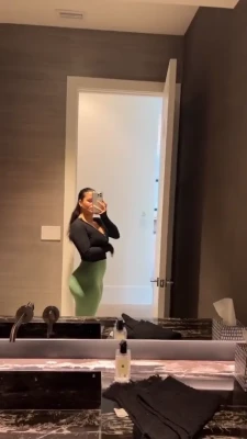 katyaelisehenry - Hey all BIRTHDAY cum show is happening in a hour and a half! See
