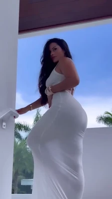katyaelisehenry - Chi vuole darmi uno schiaffo sul culo? 🥵