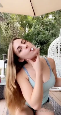 lunabenna - Just checking my DMs 😜