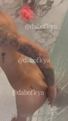 dabofkya - I’m up late and I’m horny 😝
