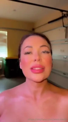 jenni-neidhart - So juicy🍓🍊