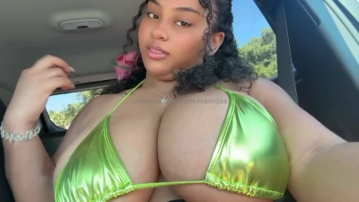 jjuicyjasss - Who's joining me in bed tonight?! 🥵