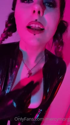 mercymorgbigtitsgoth - Titty Tuesday DM me baby😘😘