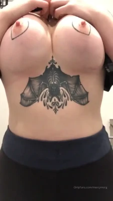 mercymorgbigtitsgoth - Wanna play with this latex kitty's cock?~ 👉👈