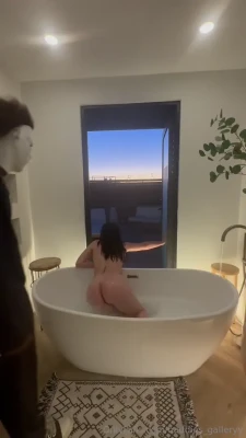 auhneeshnicole - Happy Friday! 🥰 Swipe for a sexy bundle
