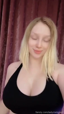 ladymelamori - Being show off😁