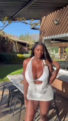 _ellietheempress_ - I’ve been SO horny on this trip here’s me sneaking away to be a
