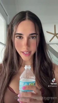 izzygreen - Crawl to me, pet... and get to work 👅 part 1