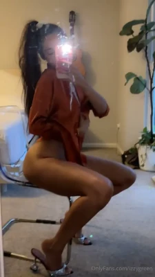 izzygreen - Update soon  new videos stay turn