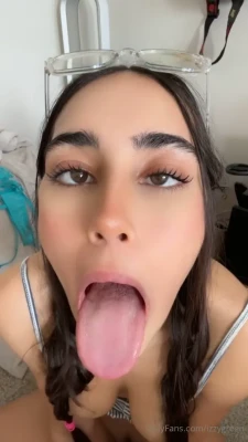 izzygreen - My pussy gets creamy quite often if you didn t know come take a look