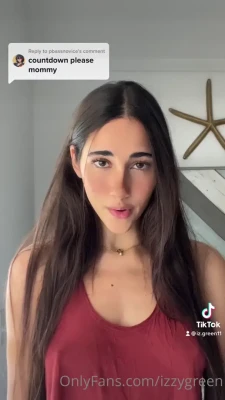 izzygreen - Playing with my pussy x