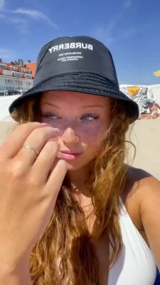 ilonaaln - Short shorts and summer fun!