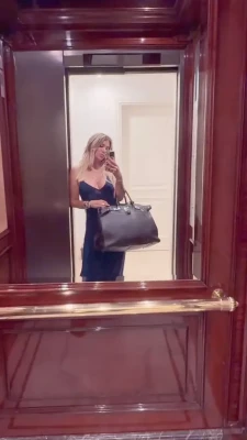 wanda_nara - Happy Holidaze eve from your stoney Queen <3 Idk what about taking