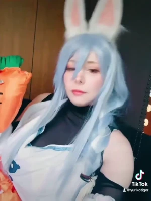 yurikotiger - Tocándome un ratito 😈🔥