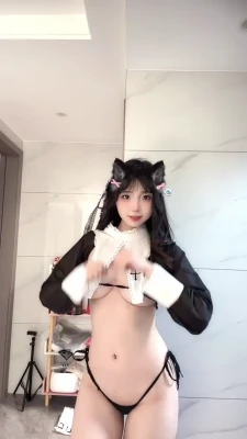 77_sunnyyy - Sexy twerk video in pink! I will be sending the full Topless version