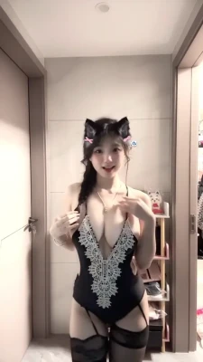 77_sunnyyy - Some creep cam as I shoot a solo with my big black dildo