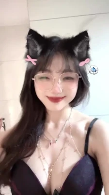 77_sunnyyy - Finally some time off 🤗 would u go on a lunch date with me? 💋