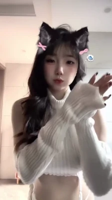 77_sunnyyy - December in NYC has a special magic 🥨