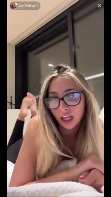 lilydaisyphillips - Side view of twerk