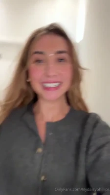 lilydaisyphillips - A lovely 4k tit job for your viewing pleasure~ Enioy!! 🖤🖤🖤