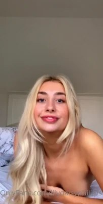 lilydaisyphillips - Waiting for you