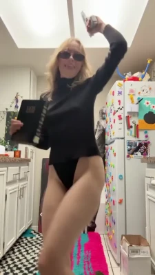 bug - upskirting is bad..- but here we can play a little,- rigth?