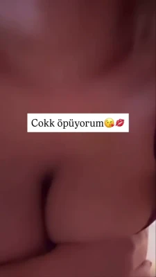 elifkaraarslan_17 - Lil booties still matter right ?
