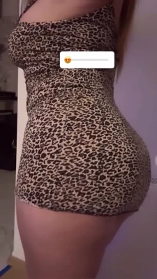 elifkaraarslan_17 - Kiss here?