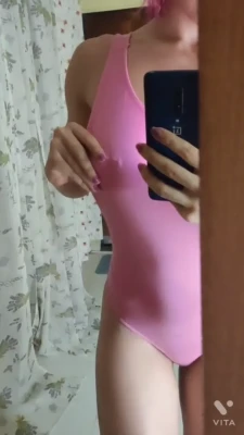 ollyesse - Squirting in the shower.
