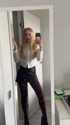 yglichh - Wanna bang?