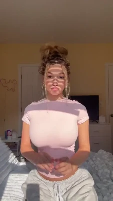 kirapregiato - 19 and still as flat as they were when I first hit puberty