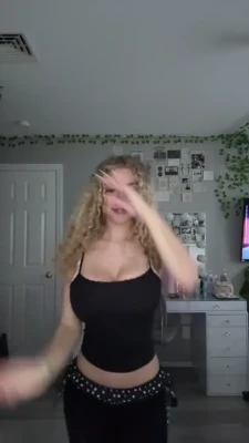 kirapregiato - spreading my pussy online