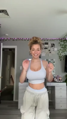 kirapregiato - I loove pussy jobs and I m soo horny