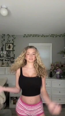 kirapregiato - Hitting the gym