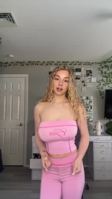 kirapregiato - I really love my date night outfit  I hope you do too