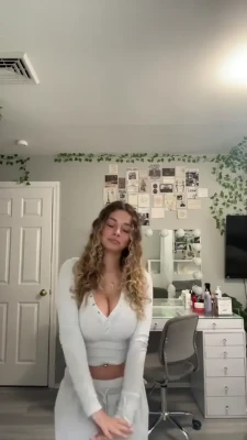 kirapregiato - Fuck im so horny
