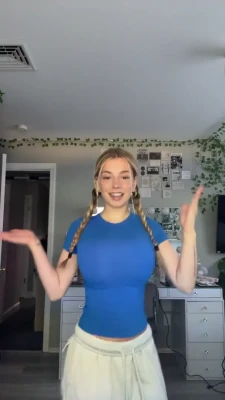 kirapregiato - Mini Yen selfies and phone photos and a little video! The HD,