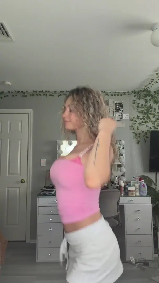 kirapregiato - It's a Tuesday, and these are my titties...a perfect match.