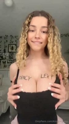 kirapregiato - This bitch is upside down! If you ever want to see me in a specific