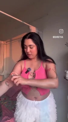 shreyxa - Extremely dirty feet because you're a pathetic ass loser that's