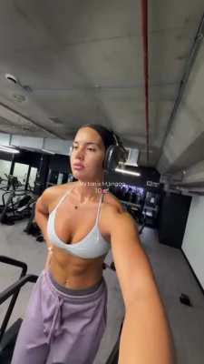 kelsiefaiththomas - Mi infilo la codina😈