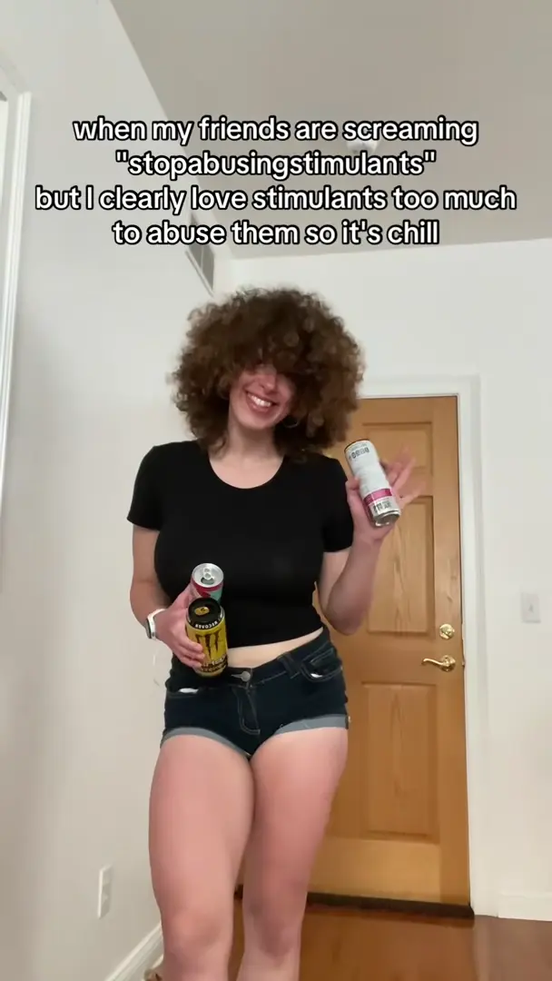 psycheswings - Bouncing my ass & tits for you in my lingerie and glasses 🤓 I